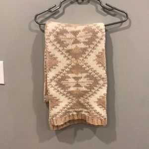 Cream and beige knit scarf
